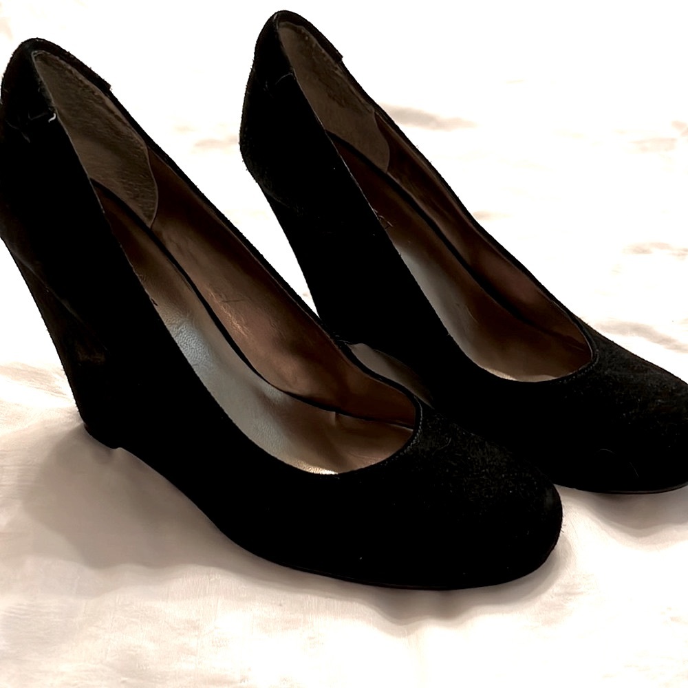 Nine West - Suede Wedges